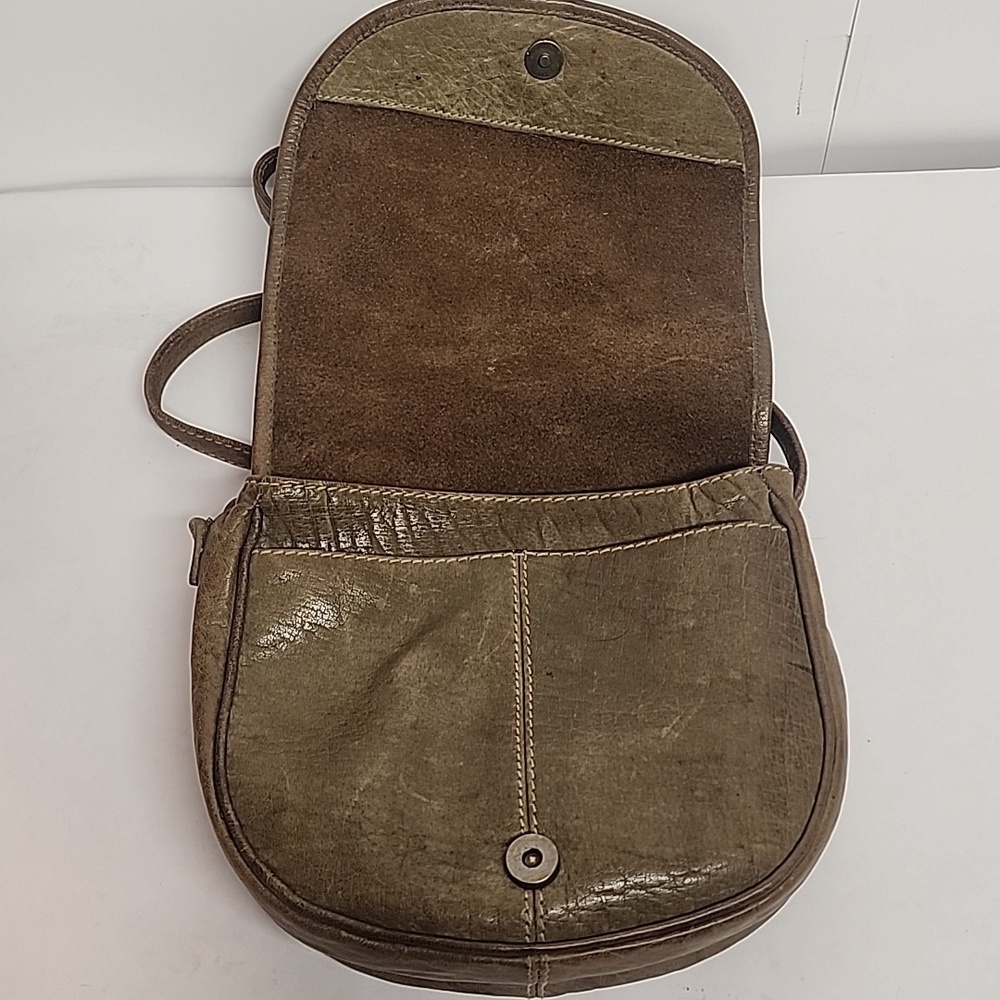 Vintage Distressed Olive Green Leather Unisex Crossbody Messenger SaddleBag - Picture 3 of 10